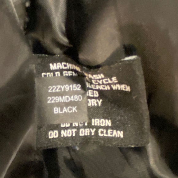 Guess, mid length puffy coat with zip off hood. - Picture 5 of 5